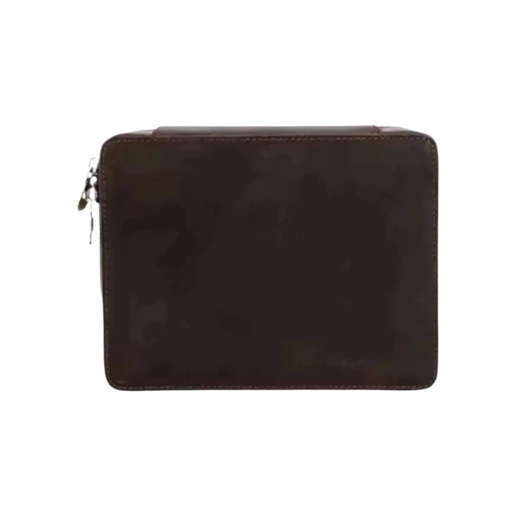Elegant watch organizer for safe traveling